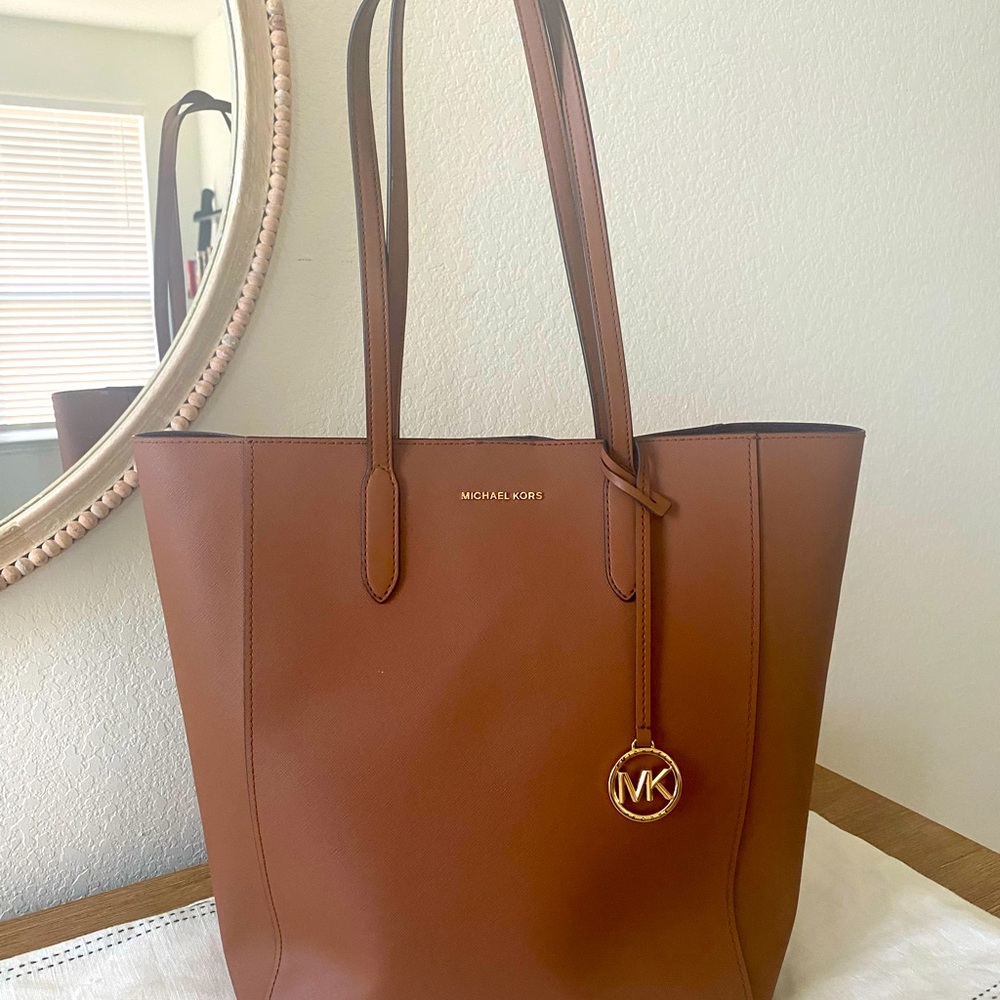 Beautiful Tan Michael Kors Tote